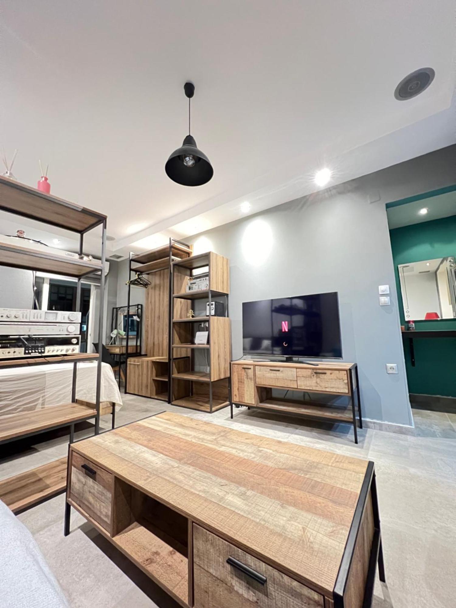 Modern Apartment In The Heart Of The City 알렉산드로폴리스 외부 사진