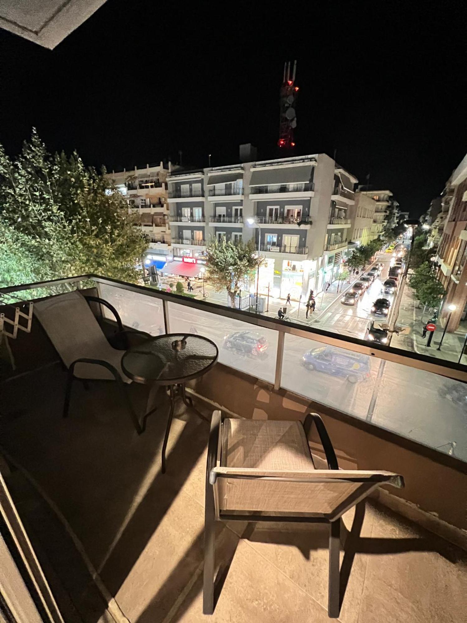 Modern Apartment In The Heart Of The City 알렉산드로폴리스 외부 사진